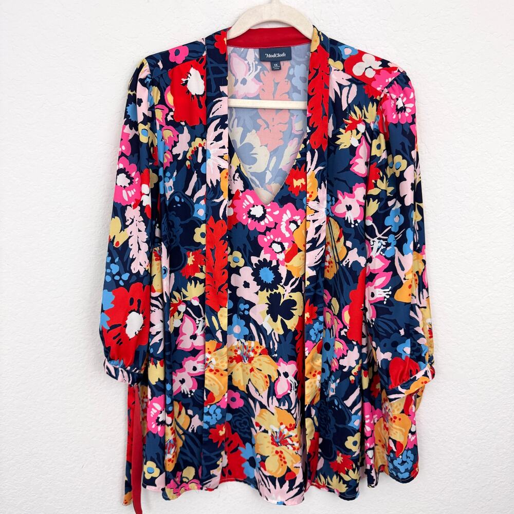 Modcloth Womens Blouse Top Size 1X Floral Retro Flowy Neck Tie Red